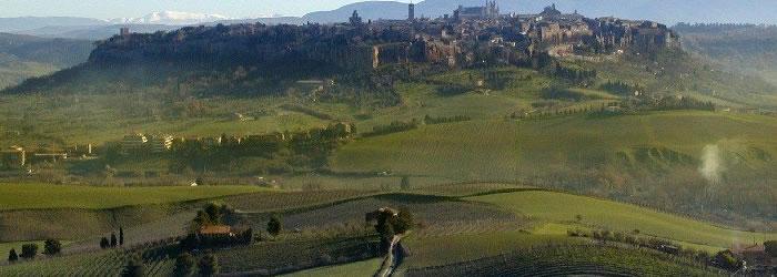 Beautiful Vista A view from the Pozzo di San Patrizio across the Umbrian hills Wikimedia Commons; CC license via: http://commons.wikimedia.org/wiki/File:Orvieto.jpg